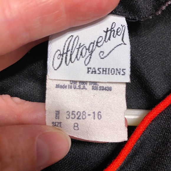 80s Two Tone Wool Blend Belted Knit Dress USA MADE Vintage Black Red 8 - Picture 3 of 8